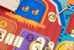 Tooky Toy Reteszes Montessori fa tábla TK044