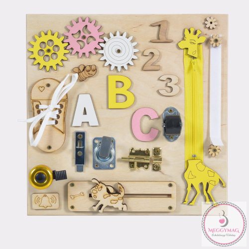 Moni Toys Montessori matatófal kicsi 30x30cm zsiráfos