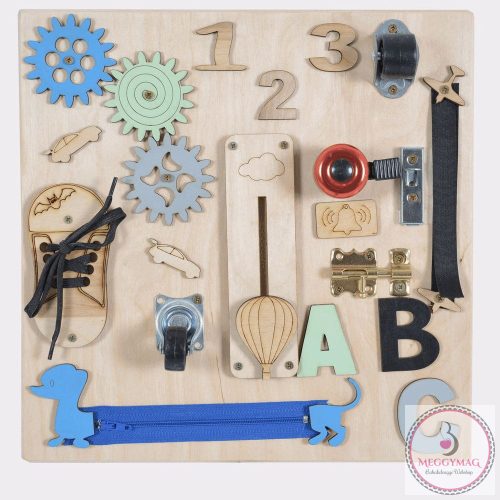 Moni Toys Montessori matatófal kicsi 30x30cm tacskós, KÉSZLETEN A BOLTBAN!