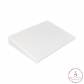   Kikkaboo párna - reflux ellen ék alakú memóriahabos Airknit fehér