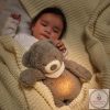Nattou éjjeli fény zenélő plüss Sleepy maci szürke