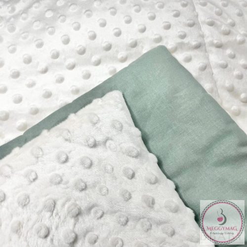 Kétoldalú babatakaró 70×90 cm | Olivazöld pamutvászon, bézs minky, antiallergén töltettel, KÉSZLETEN A BOLTBAN!