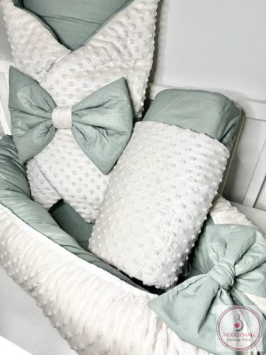 Kétoldalú babatakaró 70×90 cm | Olivazöld pamutvászon, bézs minky, antiallergén töltettel, KÉSZLETEN A BOLTBAN!