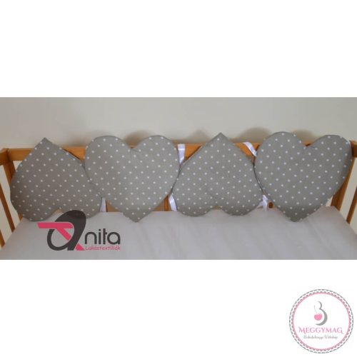 Szívecske párnák kiságyba, 4 darab/szett – D0340 fehér alap szürke csillag