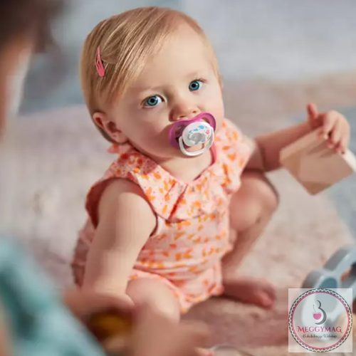 Philips AVENT játszócumi ultra air 6-18hó lány állatos 2db