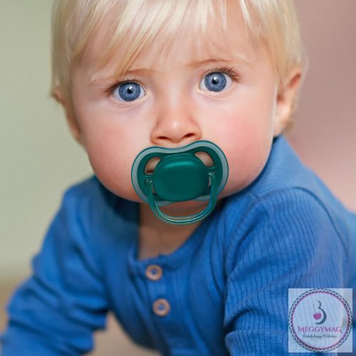 Philips AVENT játszócumi Ultra Air neutral 6-18hó fiús kék 2db