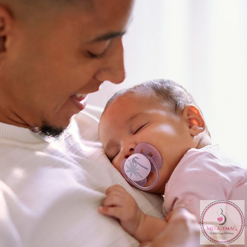 Philips AVENT játszócumi Ultrasoft Premium 0-6hó lila 1db